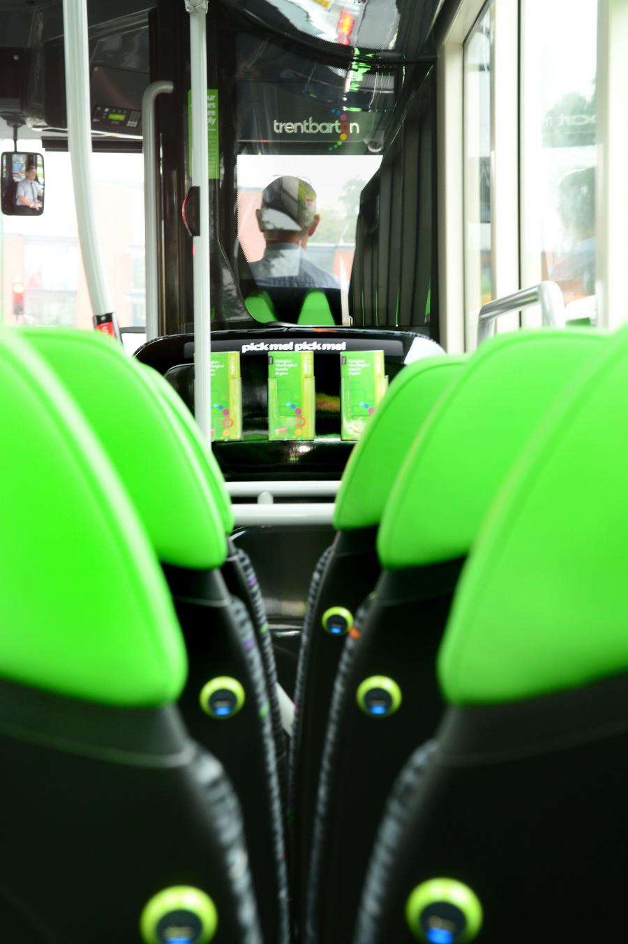 Интерьер Alexander Dennis Enviro200 2015 года  (фото 13 из 39)